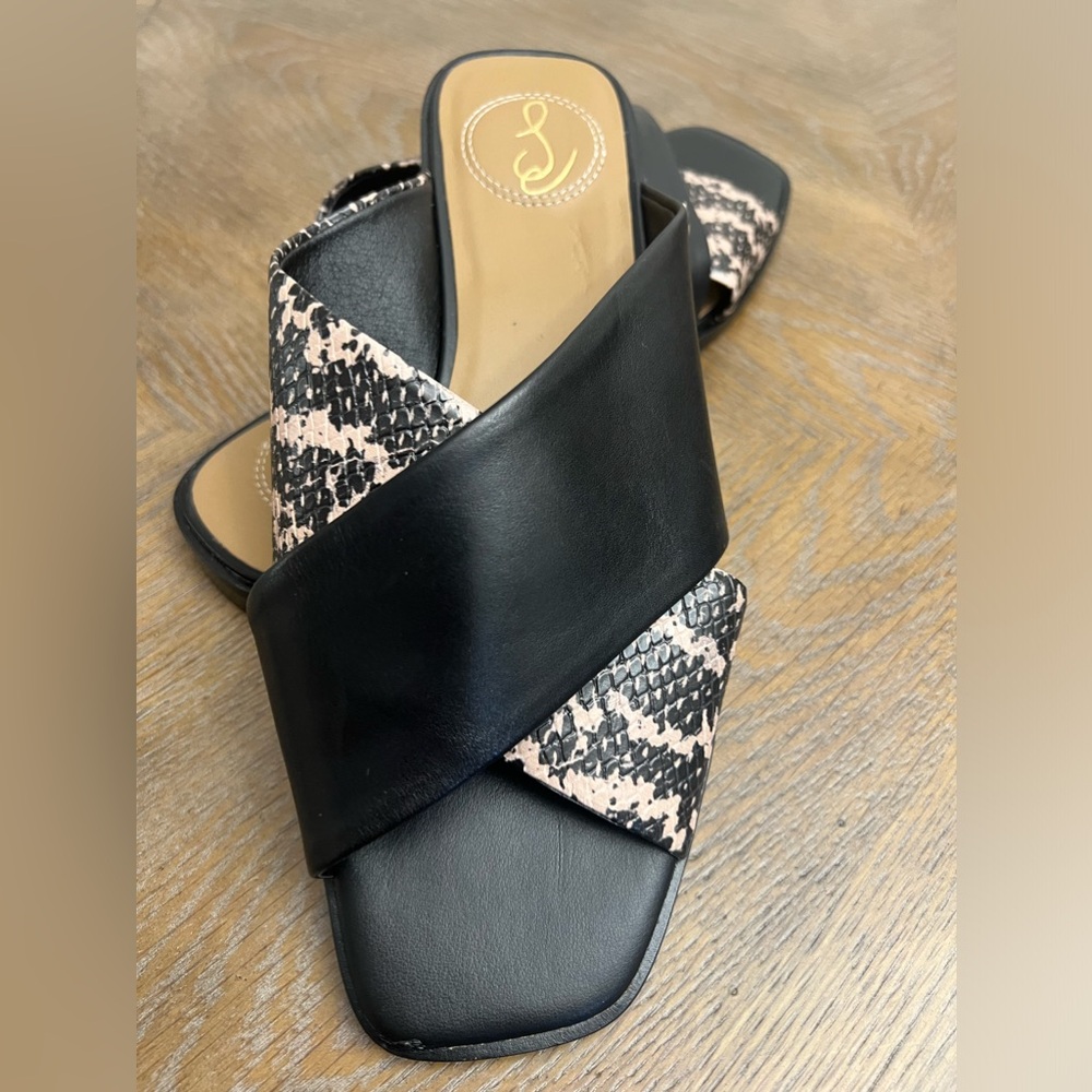 Sam Edelman IDINA Sandals in size 8.